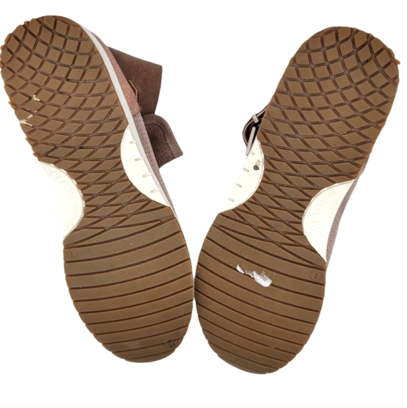 Emu Australia Suede Buckle Booties Size 7 Creme - Picture 5 of 6